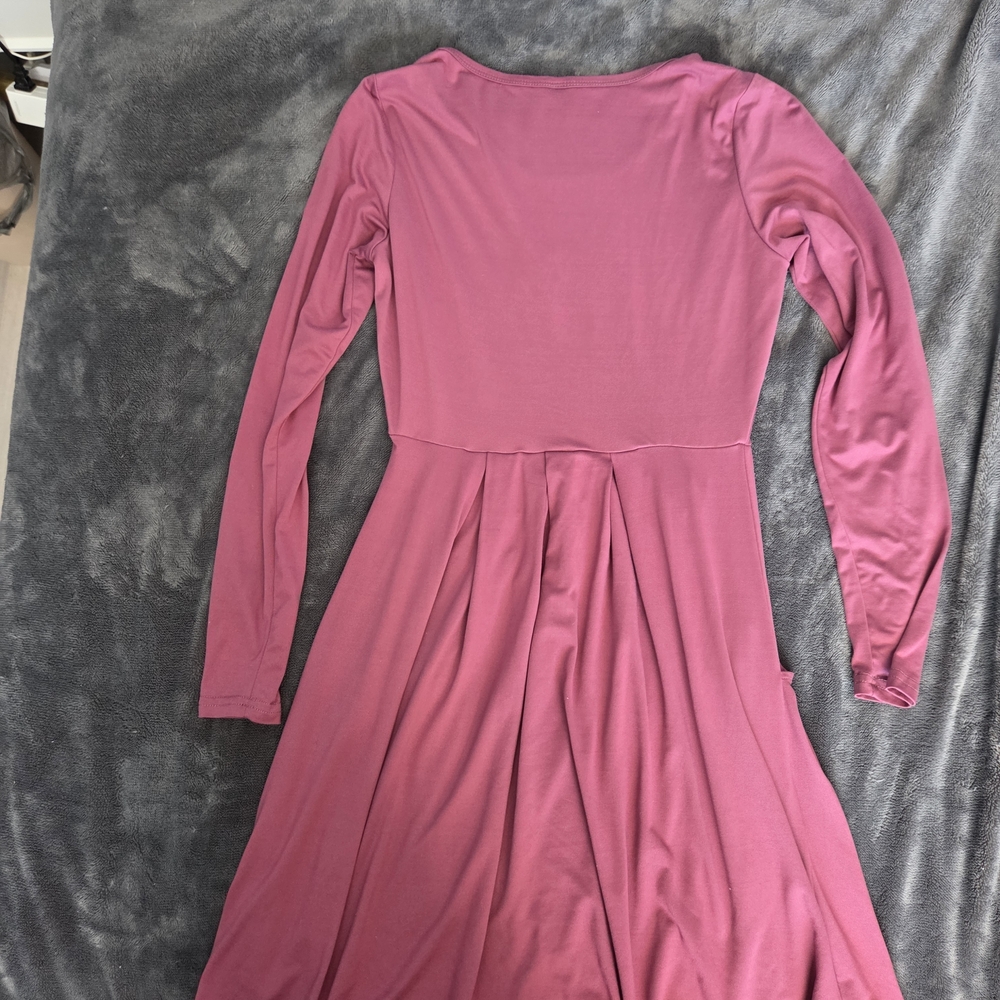 ☀️ 3/$15 - Fuchsia Long Sleeve Dress - Picture 2 of 9